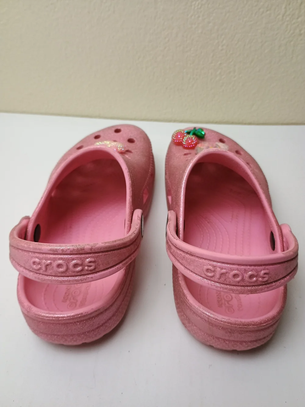 CROCS Classic Glitter C13 Little Girl Pink Glitter Clogs with Charm Jibbitz